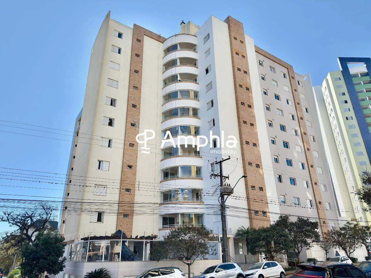Apartamento no Centro de Cascavel, recém reformado.