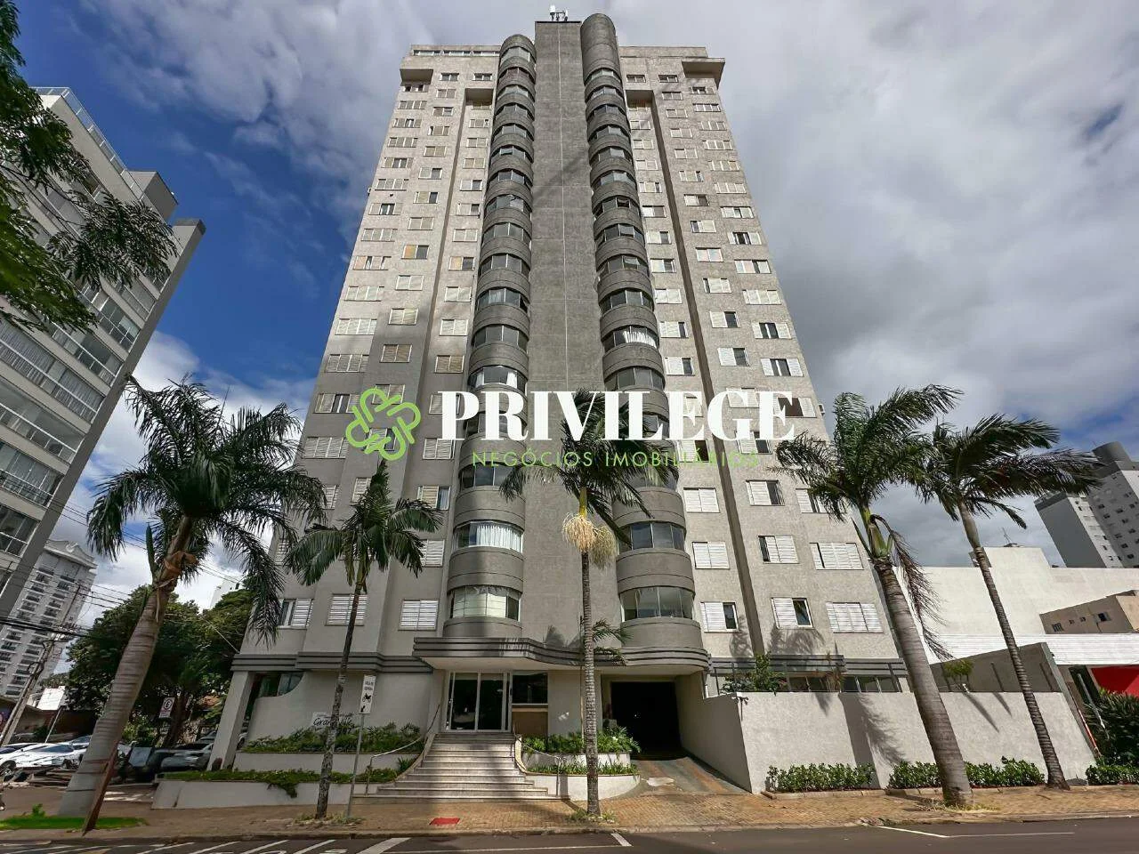 VENDA - Apartamento no Ed. Grande Ville, Centro, Cascavel - PR