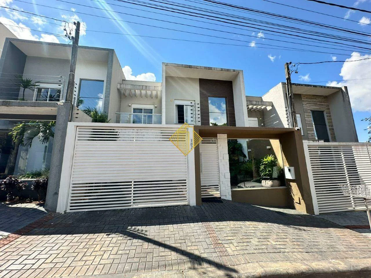 Sobrado à venda, 4 quartos, 2 suítes, 2 vagas, Parque Verde - Cascavel/PR