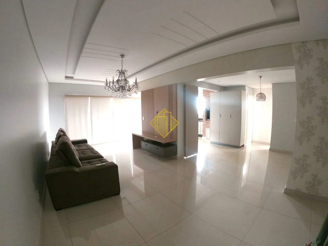 ***APARTAMENTO SEMI MOBILIADO COM 01 SUÍTE E 02 QUARTOS EM TOLEDO, PARANÁ**