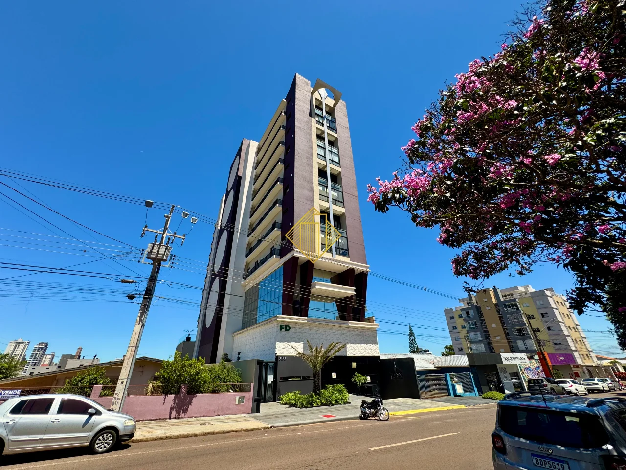 Apartamento para aluguel, 3 quartos, 3 suítes, 2 vagas, Centro - Cascavel/PR
