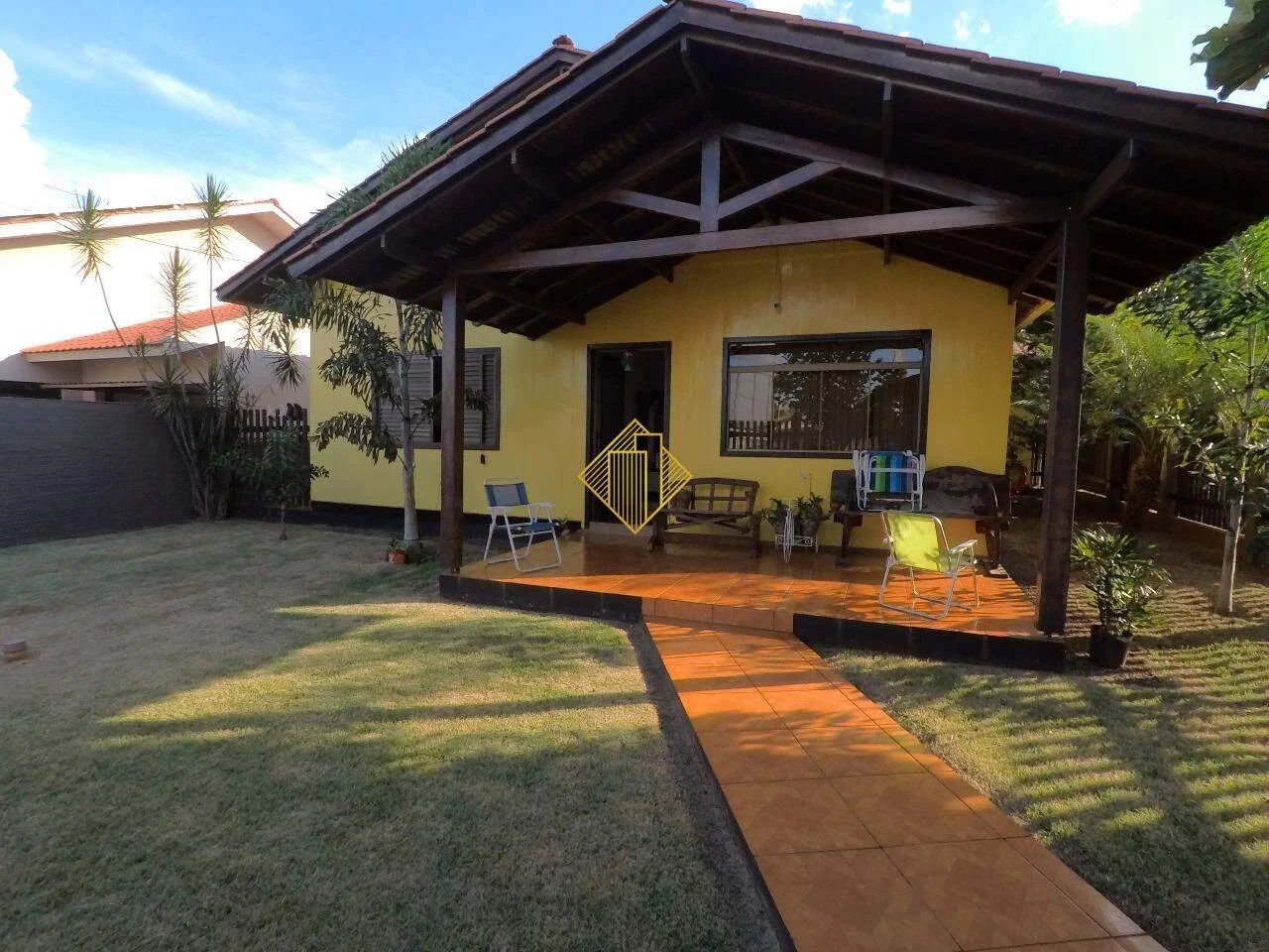 Casa de esquina no Centro Marechal Candido Rondon, próximo a prefeitura, colégio.