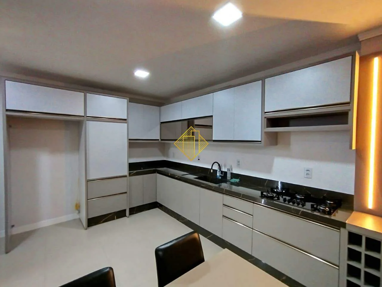 APARTAMENTO MOBILIADO PARA LOCAÇÃO NO JARDIM SANTA MARIA EM TOLEDO-PARANÁ