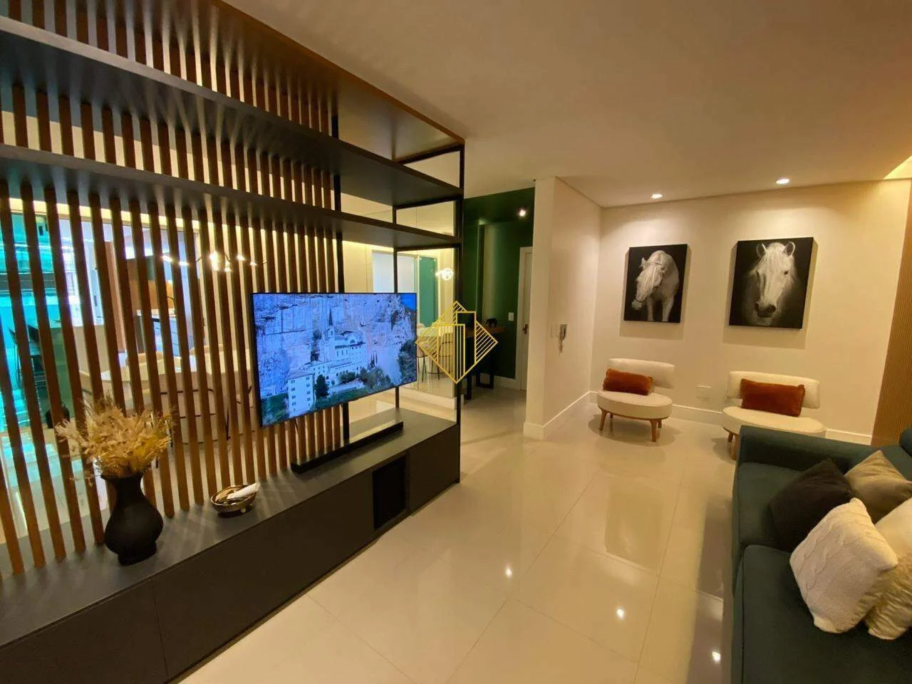 Apartamento à venda, 3 quartos, 2 suítes, 2 vagas, Centro - Toledo/PR