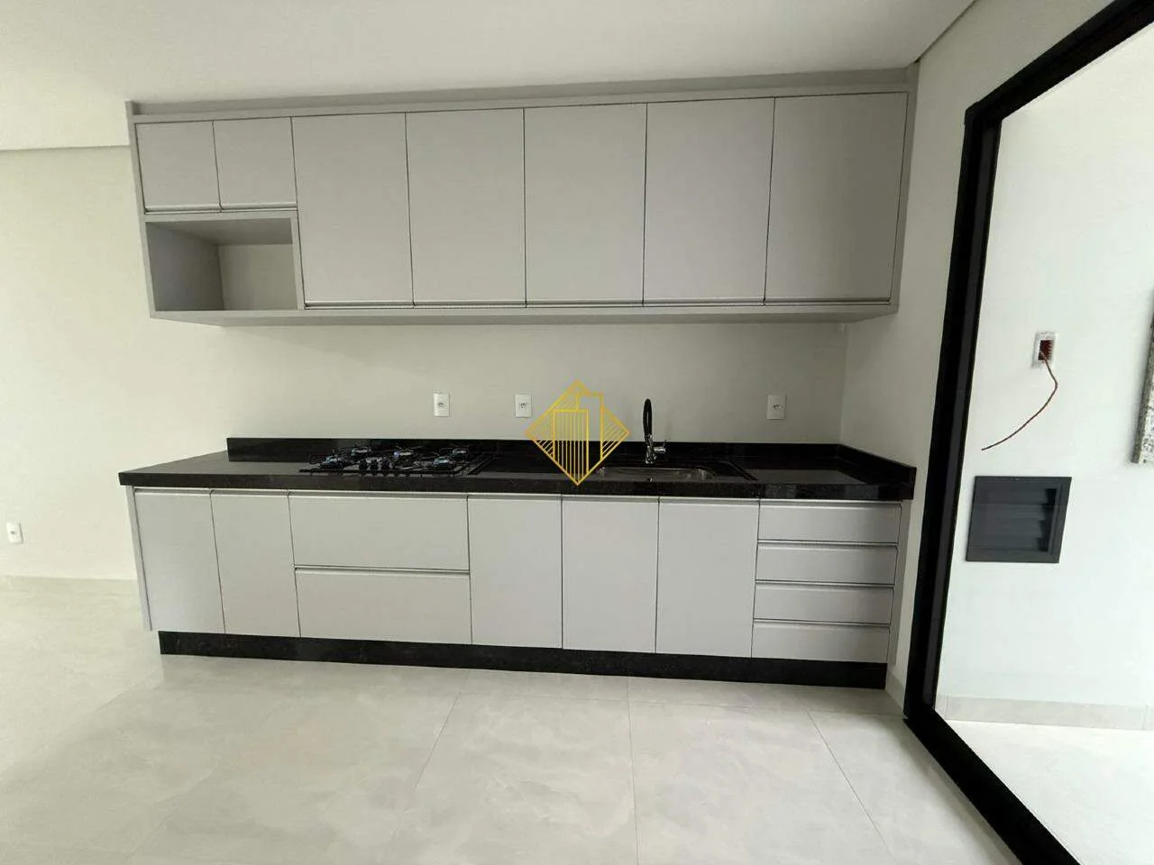 APARTAMENTO PARA LOCAÇÃO COM 2 SUÍTE E 1 QUARTO NO CENTRO EM TOLEDO - PARANÁ