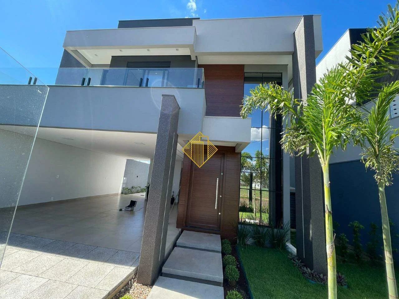 Sobrado à venda, 3 suítes, 2 vagas, Vila Industrial - Toledo/PR