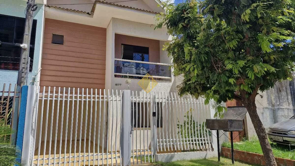 Sobrado à venda, 2 quartos, 1 suíte, 2 vagas, Centro - Cascavel/PR
