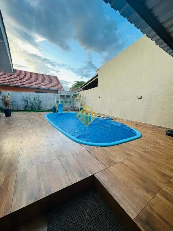 Casa com 3 quartos, 2 vagas, Jardim Coopagro - Toledo/Paraná com piscina
