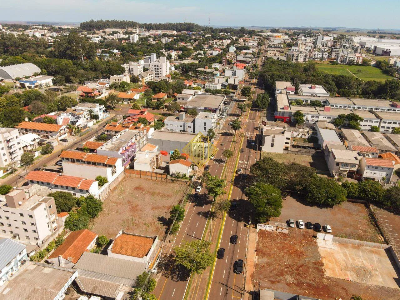TERRENO A VENDA NA AVENIDA PARIGOUT DE SOUZA, EXCELENTE PONTO COMERCIAL, PROXIMO FACULDADES, COMERCIOS VARIADOS