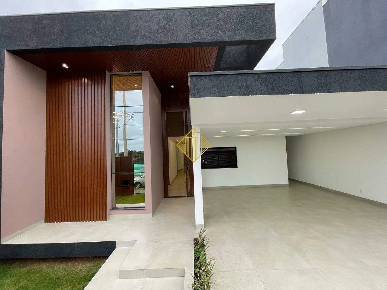 Casa à venda, 3 suítes, 4 vagas, Vila Industrial - Toledo/PR