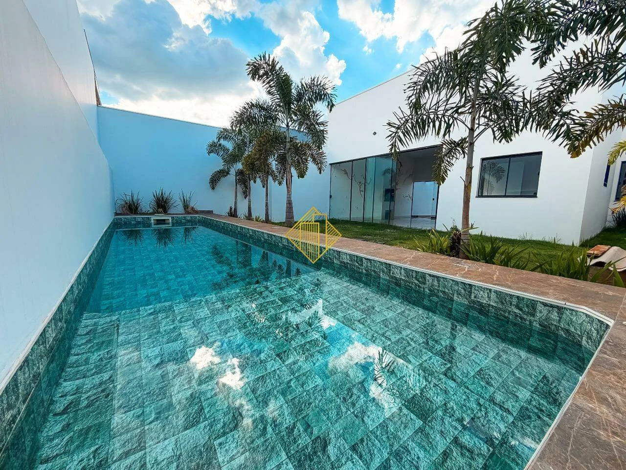 **CASA À VENDA NO JARDIM COOPAGRO COM 02 SUÍTES – TOLEDO/PR**