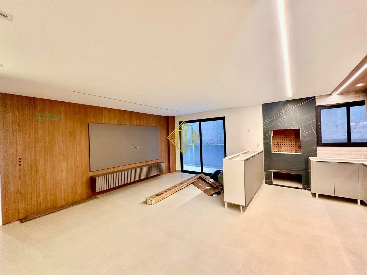 Apartamento para aluguel, 3 quartos, 1 suíte, 2 vagas, Centro - Cascavel/PR
