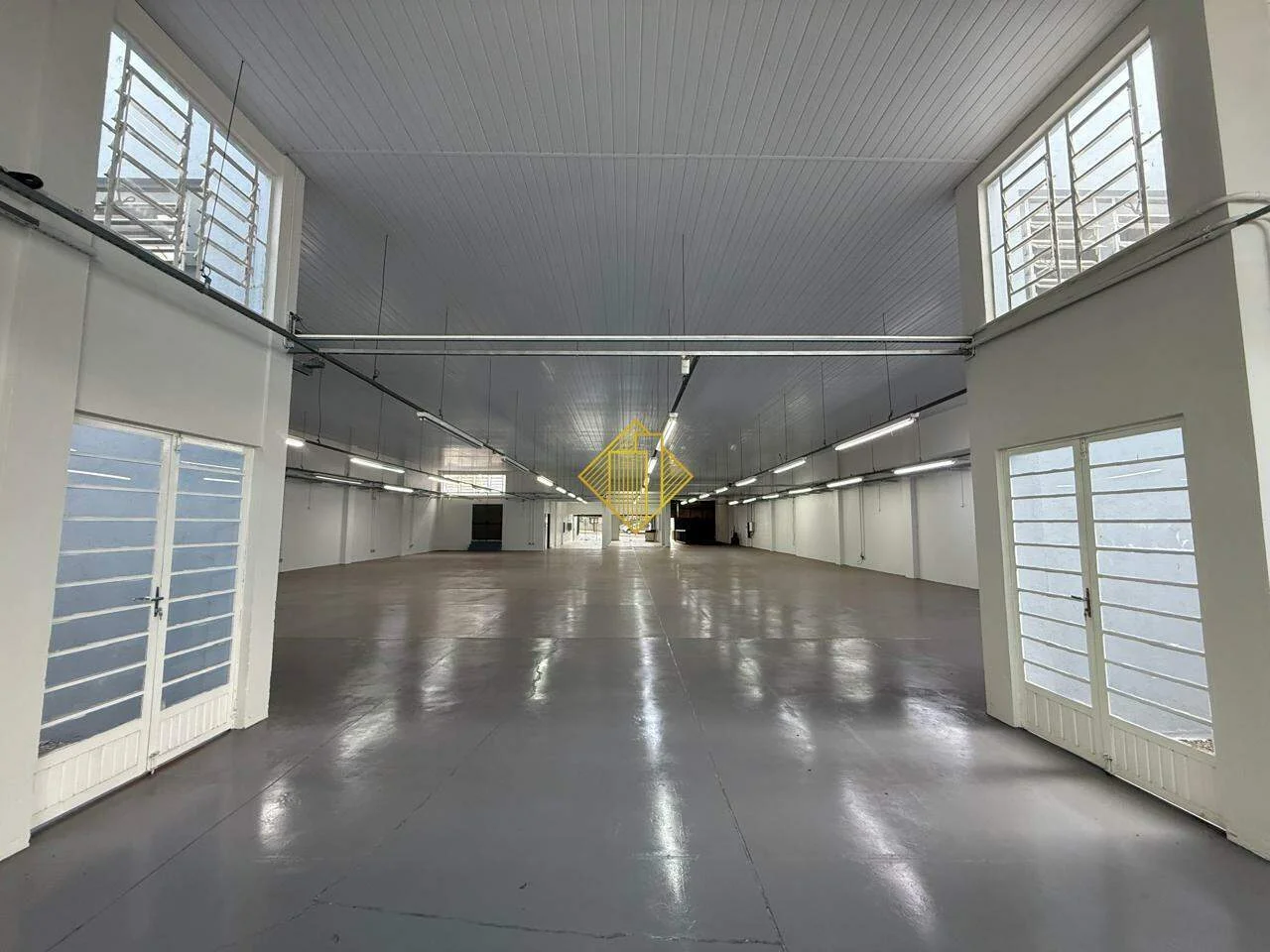 SALA COMERCIAL PARA LOCAÇÃO LOCALIZADO NO CENTRO