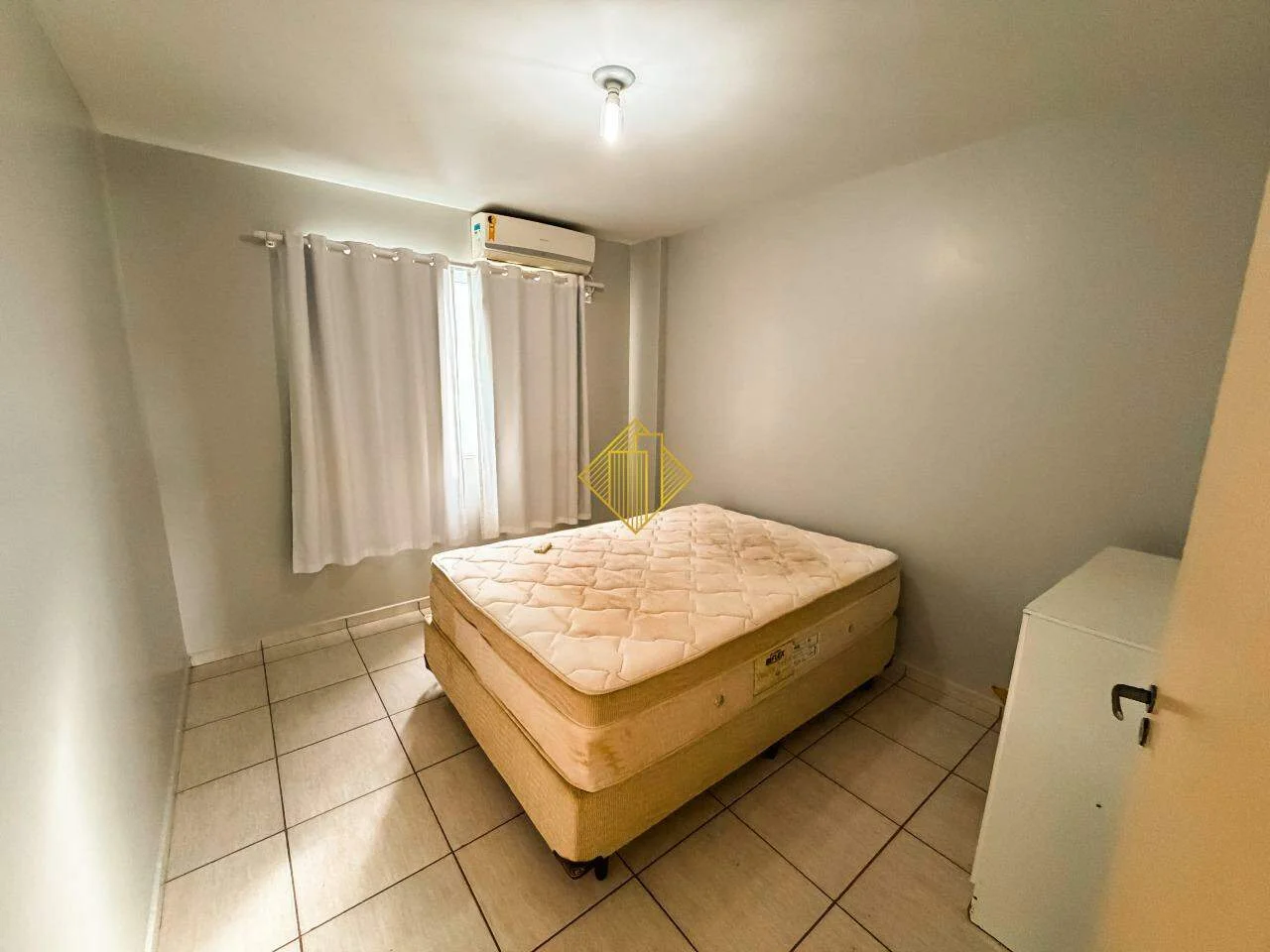 APARTAMENTO SEMI MOBILIADO PARA LOCAÇÃO NO GISELA EM TOLEDO - PARANÁ