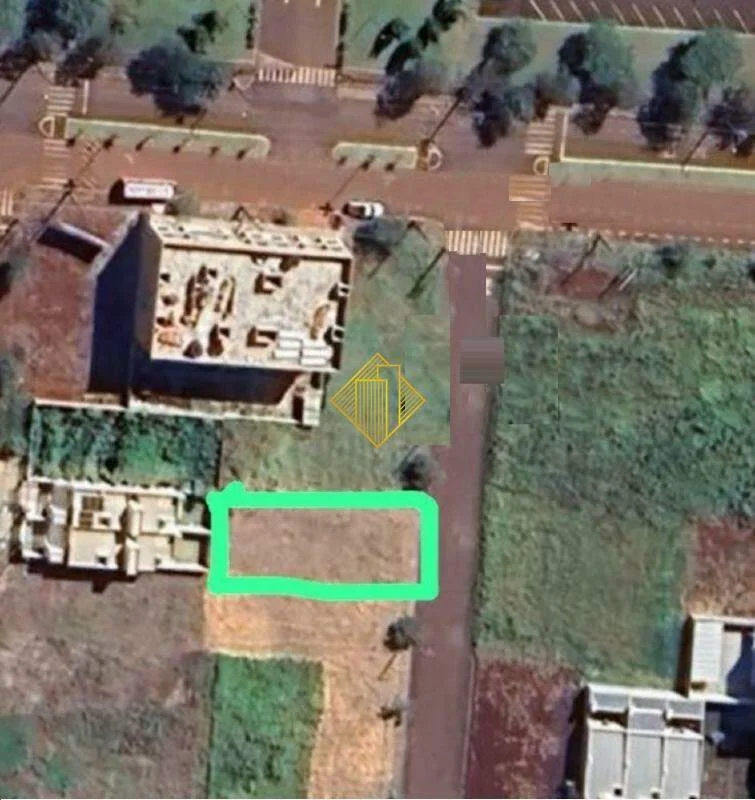**TERRENO PLANO À VENDA - 360 M² PRÓXIMO À PUC**