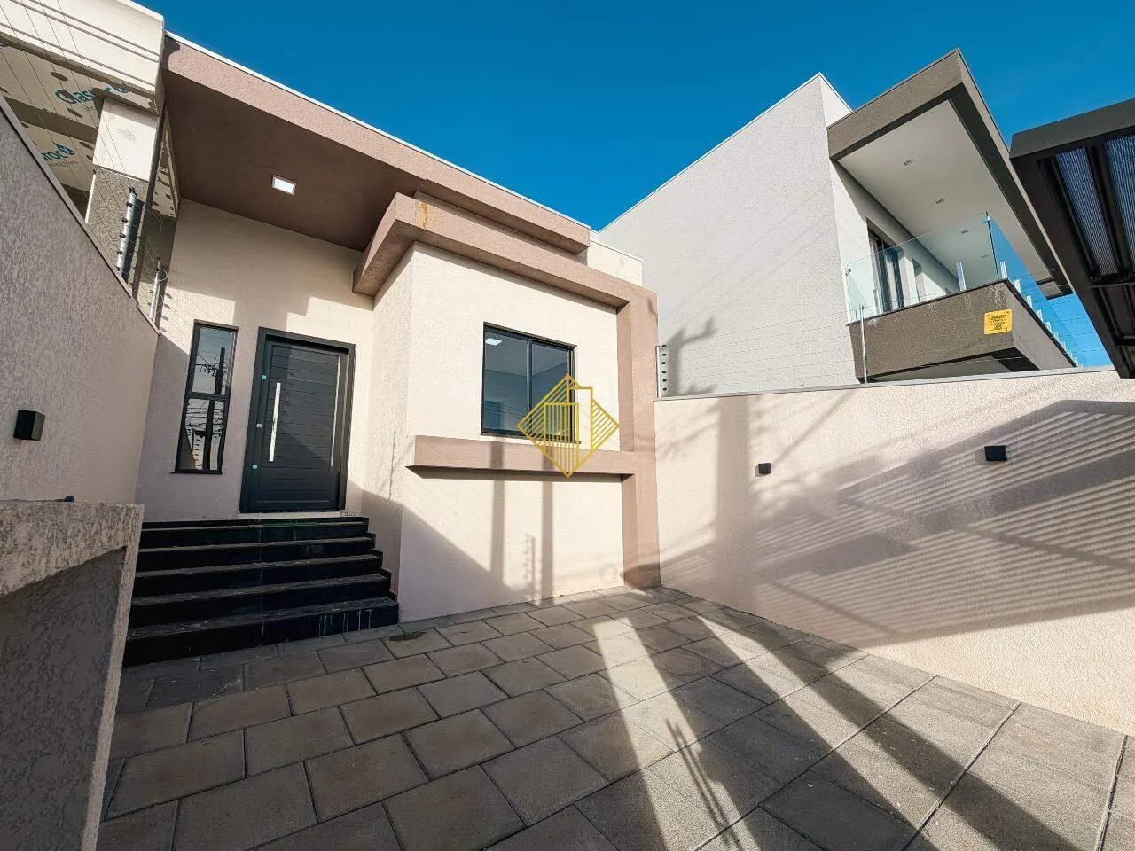 Casa térrea nova Bairro Neva com 2 suítes + 1 quarto
