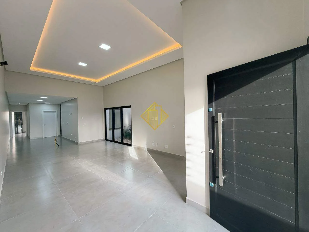 Casa térrea nova Bairro Neva com 2 suítes + 1 quarto