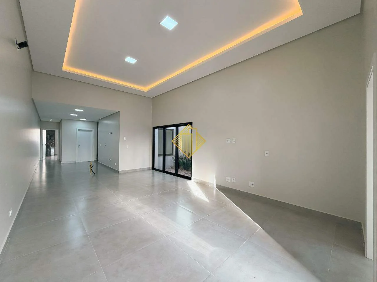 Casa térrea nova Bairro Neva com 2 suítes + 1 quarto
