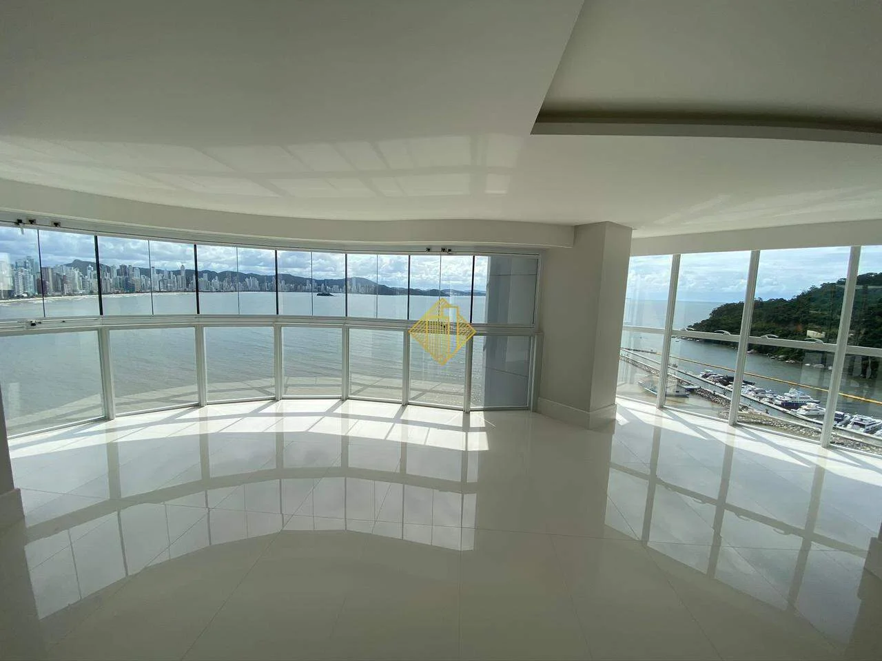 Apartamento à venda, 5 quartos, 4 suítes, 4 vagas, Barra Sul - Balneário Camboriú/SC