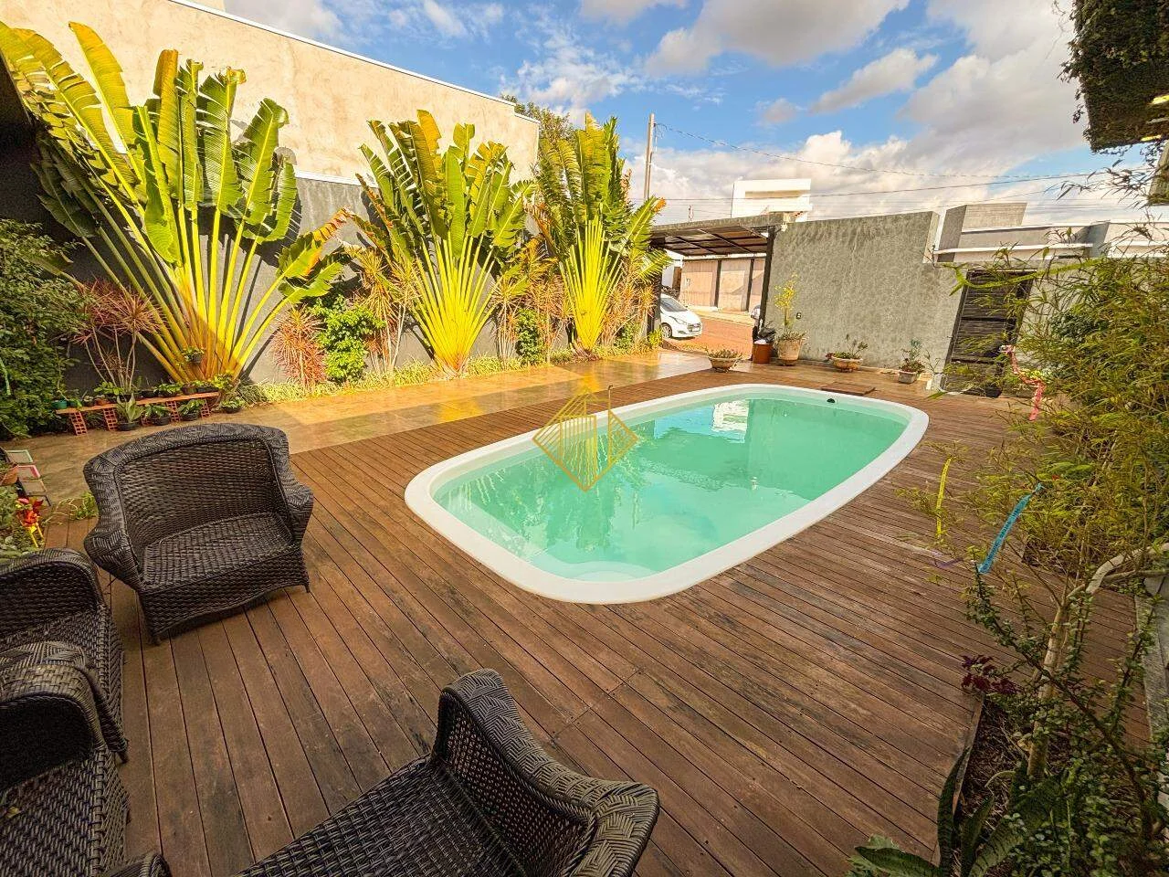 **CASA 03 QUARTOS, PISCINA E ÁREA DE FESTAS**
