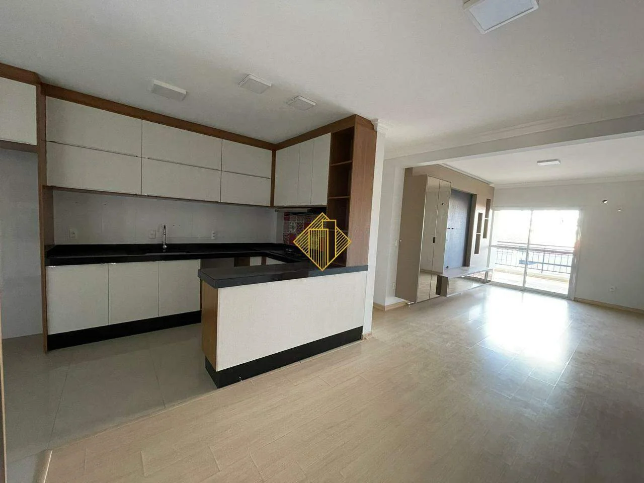 Apartamento à venda, 3 quartos, 1 suíte, 2 vagas, Jardim La Salle - Toledo/PR