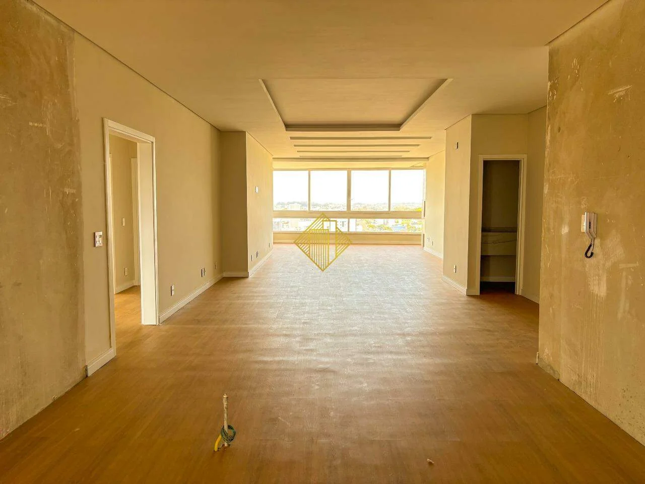 Apartamento em Cascavel Centro | 235,04 m² internos, 189 m² externos, 4 suítes