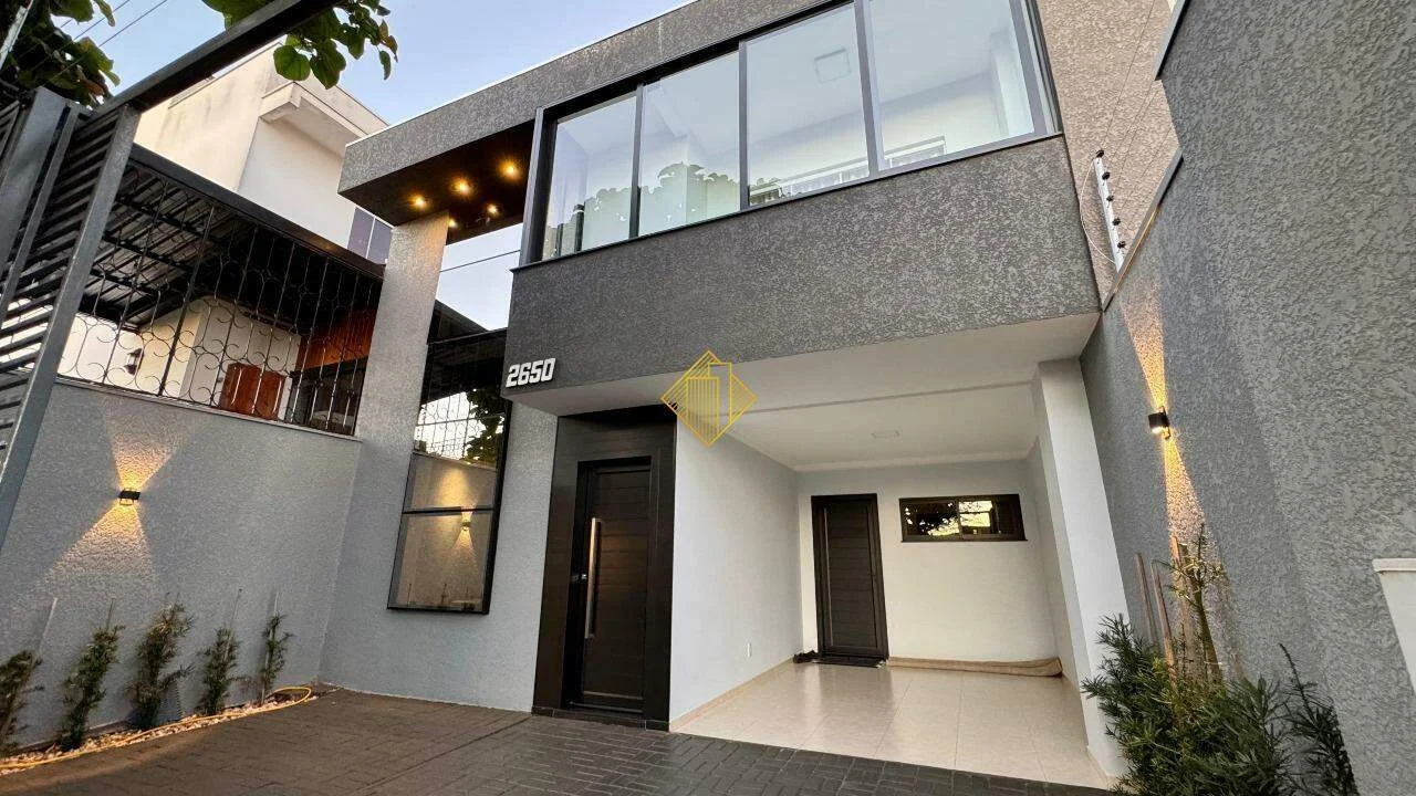Sobrado à venda, 2 quartos, 1 suíte, 2 vagas, Country - Cascavel/PR