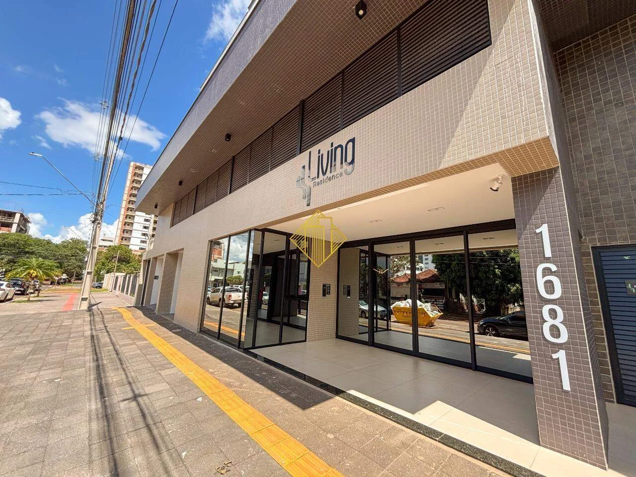 APARTAMENTO COM 1 SUÍTE E 2 QUARTOS NO CENTRO e PRÓXIMO AO LAGO, TOLEDO-PR