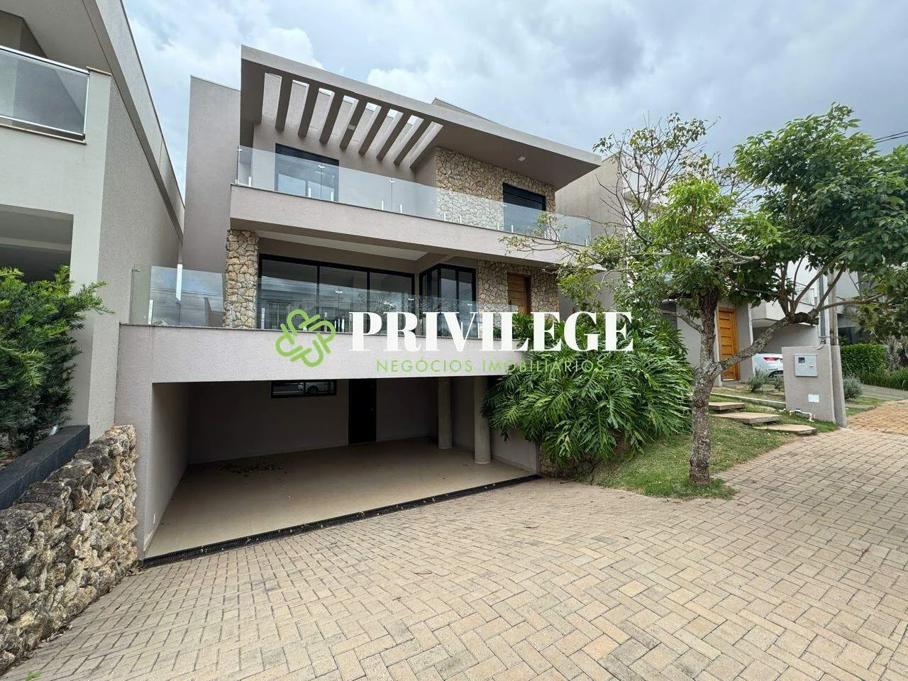 VENDA - Sobrado Alto Padrão no Residencial Jardins de Monet, no Coqueiral, Cascavel - PR