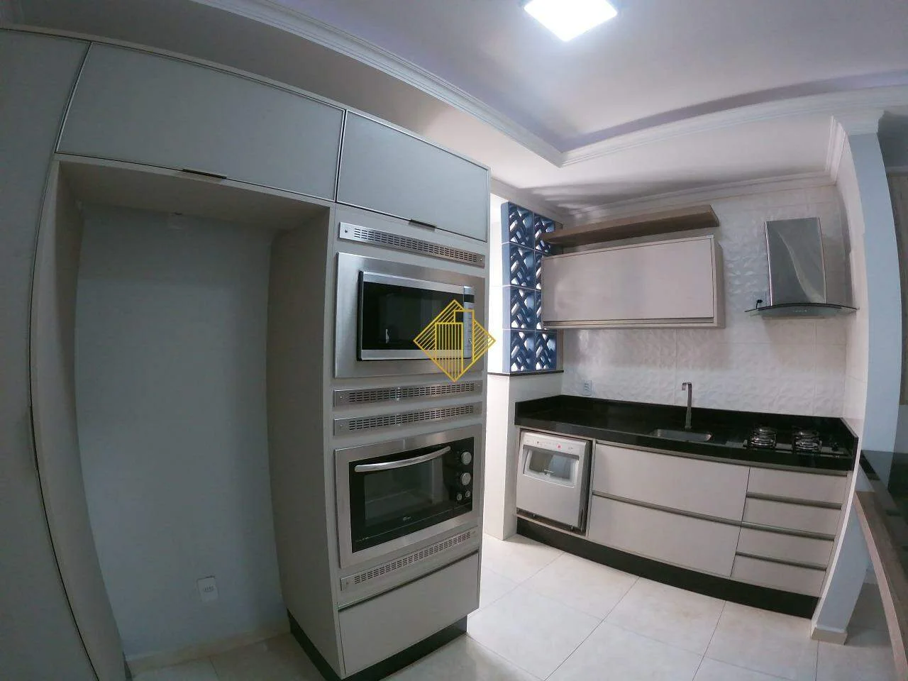 **APARTAMENTO COM 02 QUARTOS E 02 VAGAS DE GARAGEM; VILA INDUSTRIAL; TOLEDO-PR**