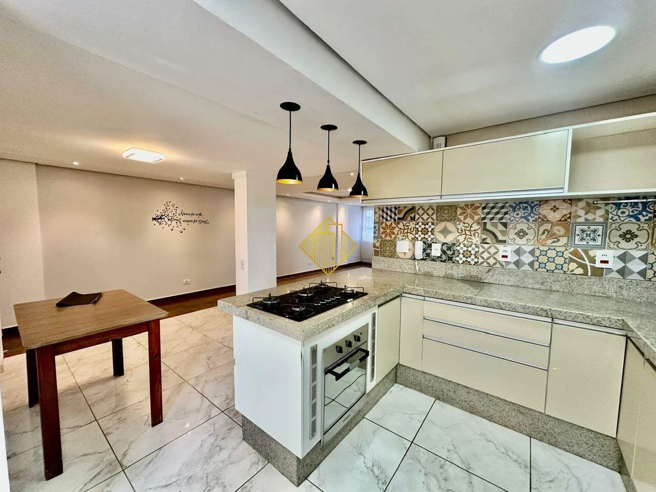 Apartamento para aluguel, 3 quartos, 1 suíte, 1 vaga, Centro - Cascavel/PR