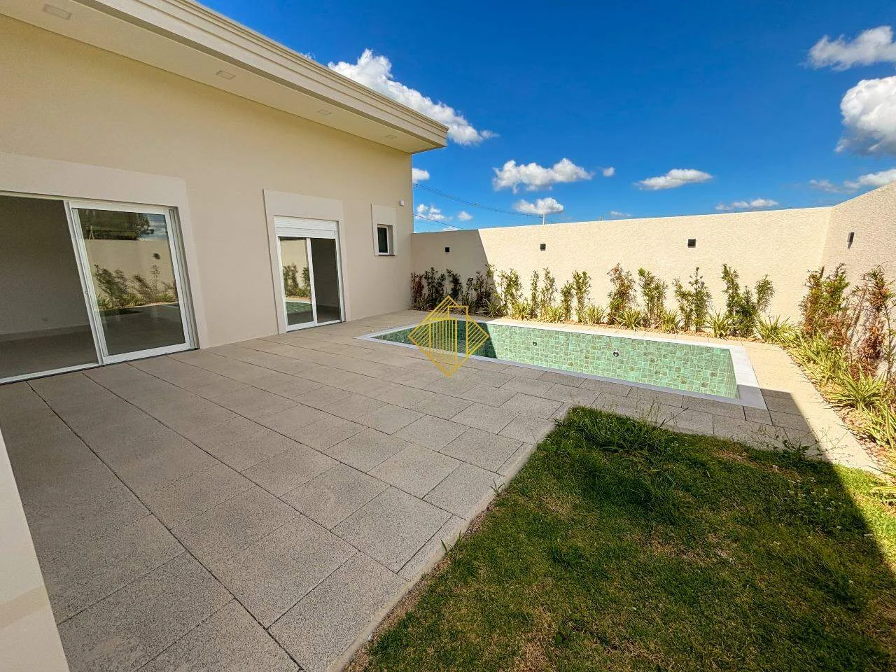 Casa à Venda em Cascavel - Recanto Tropical, Financia e Aceita Permuta