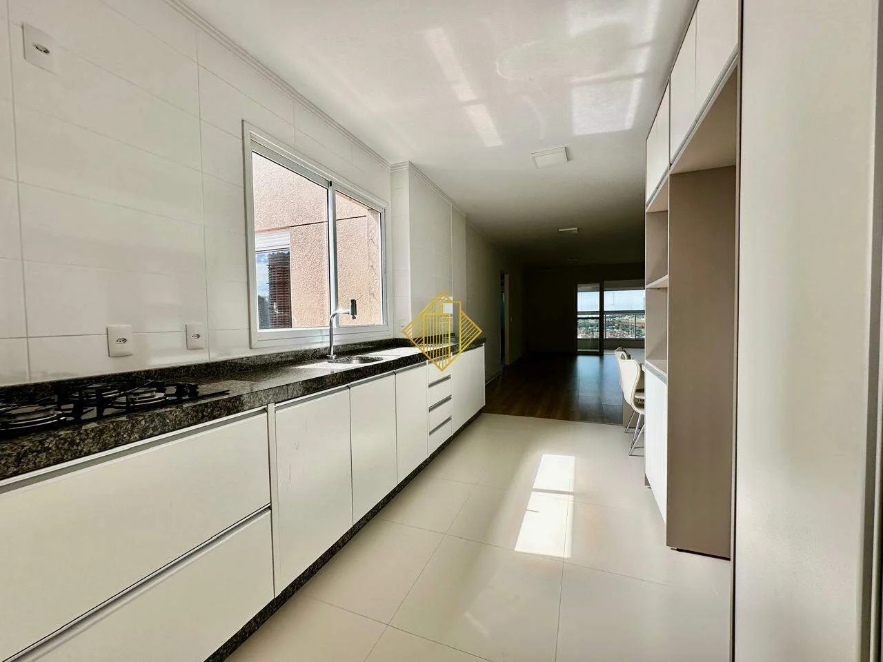 Apartamento semi mobiliado 03 suites duas vagas lazer completo centro Cascavel Pr