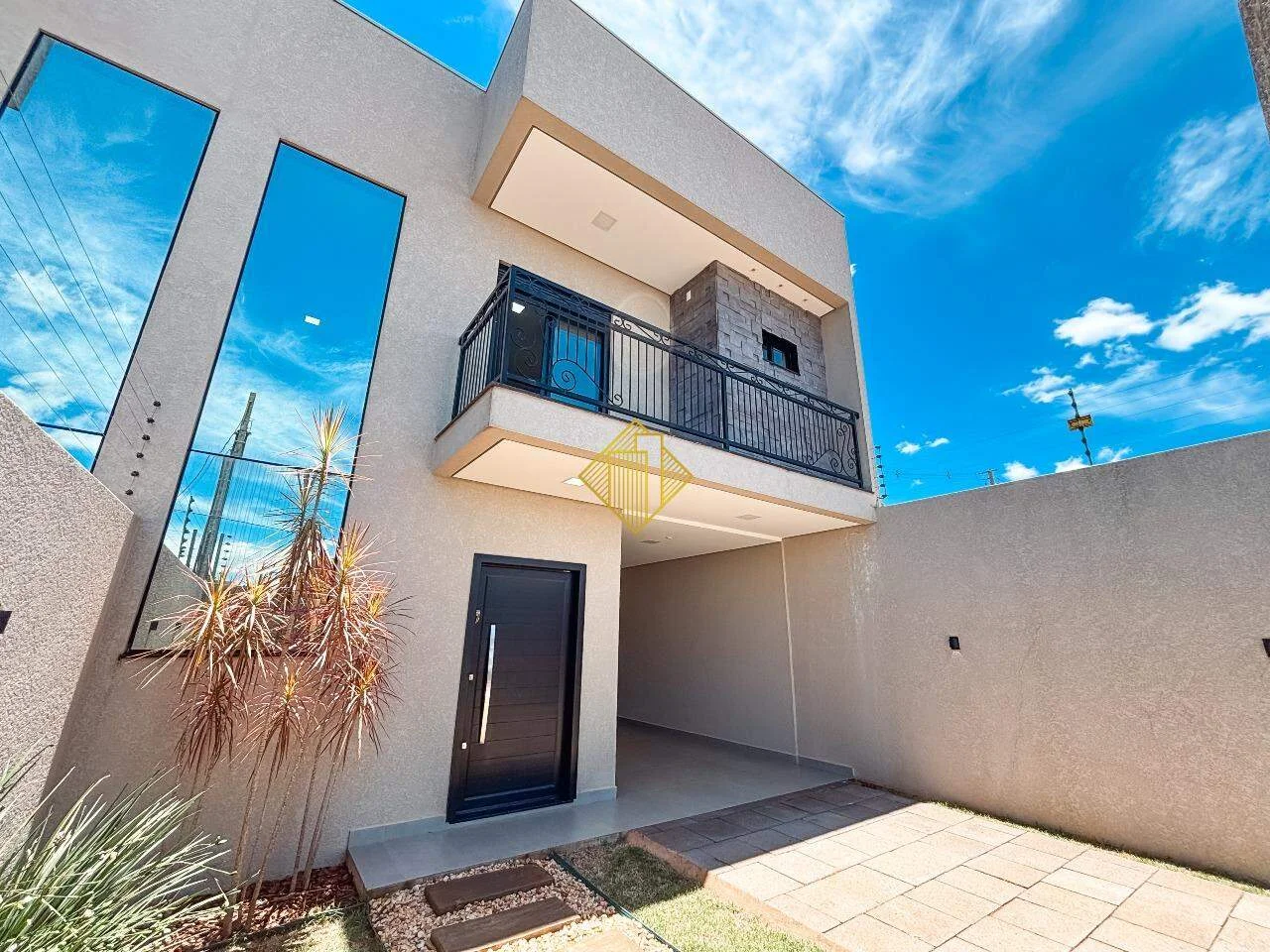 Sobrado à venda, 2 quartos, 1 suíte, 2 vagas, Canadá - Cascavel/PR