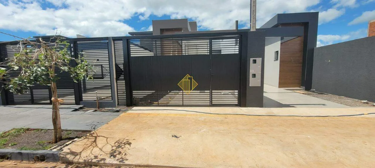 Casa à venda, 3 quartos, 1 suíte, 1 vaga, Jardim Coopagro - Toledo/PR