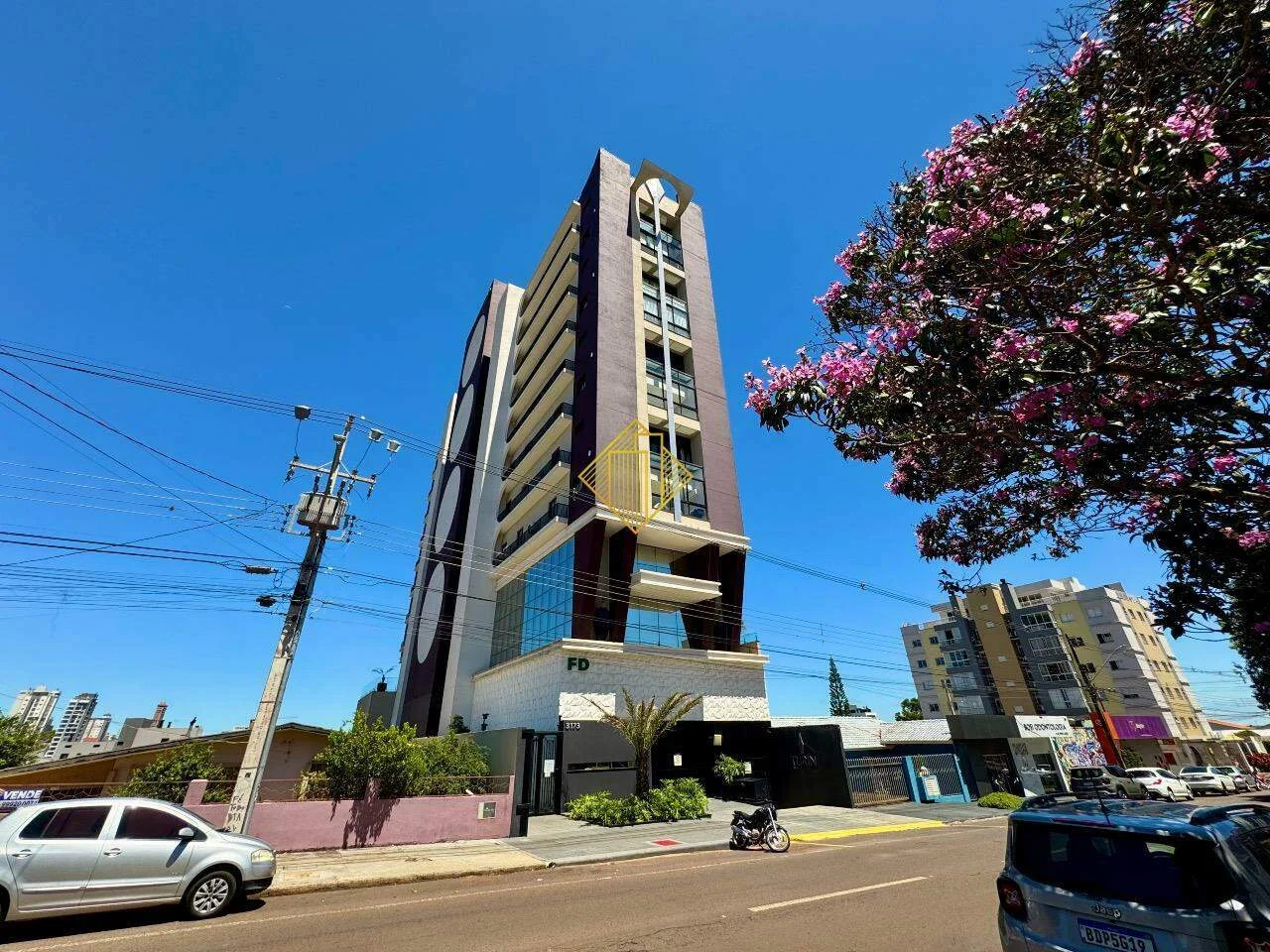 Apartamento à venda, 3 suítes, 2 vagas, Centro - Cascavel/PR