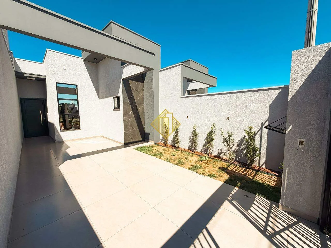 *CASA A VENDA 01 SUITE, 01 QUARTOS BAIRRO JD. COOPAGRO- GUALTIERRE, BAIRRO COM GRANDE DESENVOLVIMENTO - TOLEDO PR*
