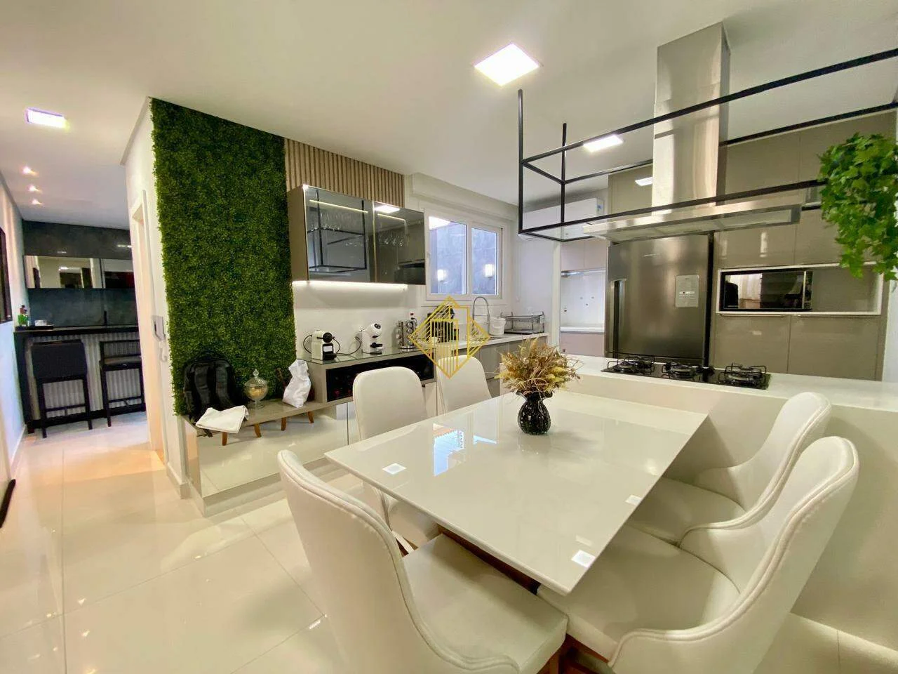 Sobrado Mobiliado de Alto Padrão no Alto Alegre, Cascavel – Próximo à Tancredo Neves - Bairro Alto Alegre, 2 quartos, 1 suíte