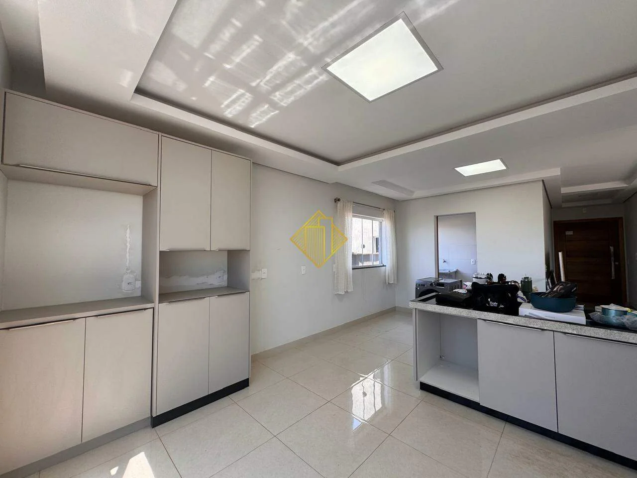 APARTAMENTO SEMIMOBILIADO NO CENTRO DE TOLEDO PARANÁ