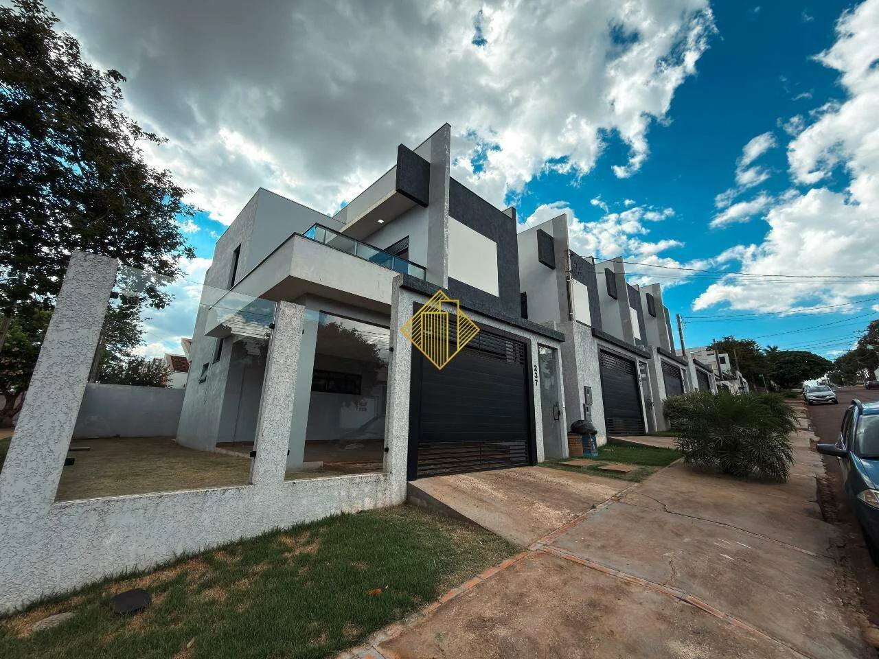 SOBRADO SEMIMOBILIADO PARA LOCAÇÃO NO JARDIM PANCERA - TOLEDO - PR