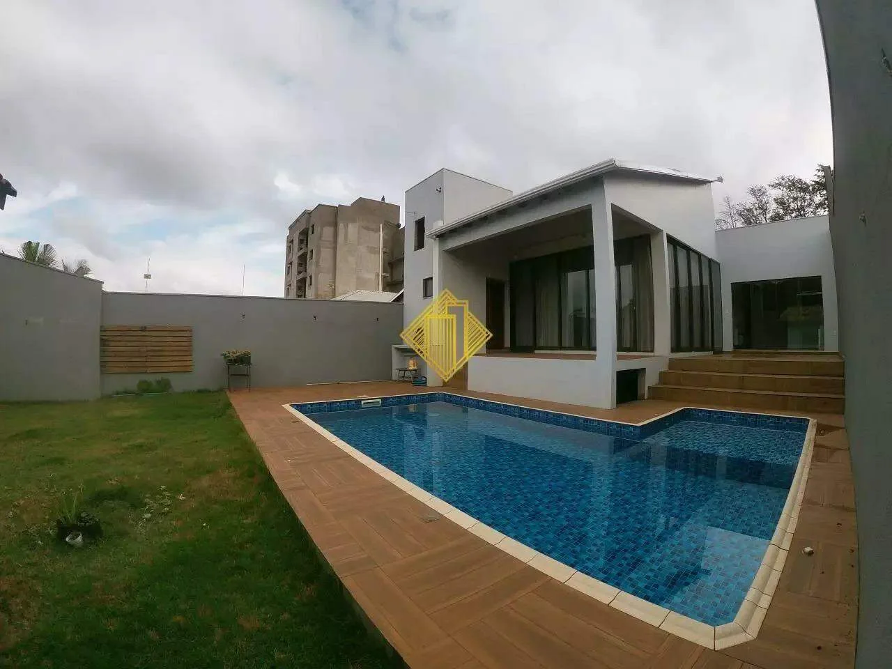 CASA SEMI MOBILIADA PARA LOCAÇÃO NO JARDIM PANCERA EM TOLEDO-PARANÁ