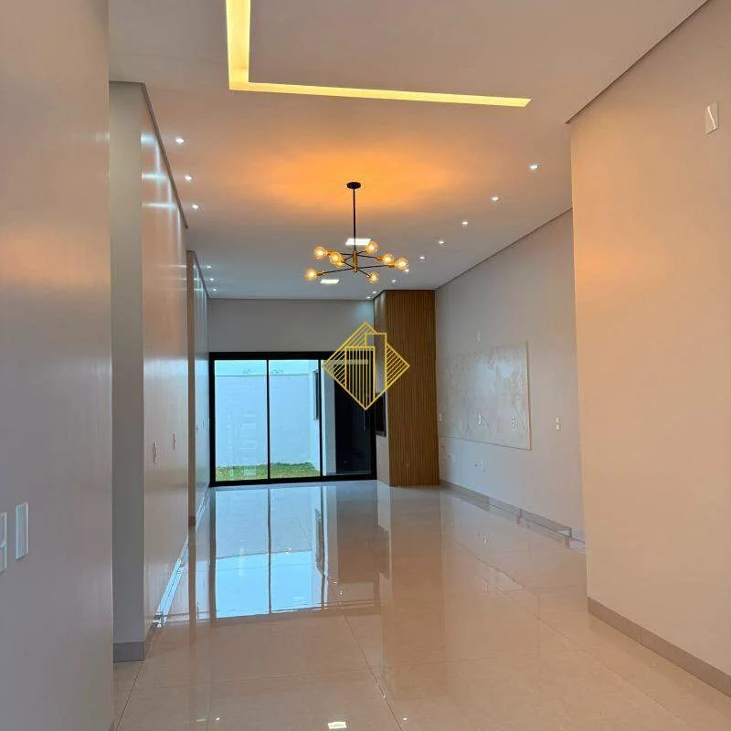 ** CASA COM 02 QUARTOS E 01 SUÍTE NO JARDIM TOCANTINS, TOLEDO - PR **