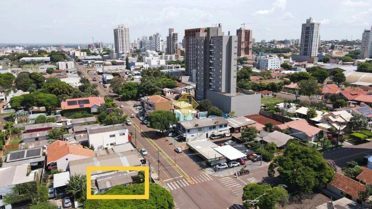 ***Terreno com 596 m² de esquina com localização priveliagiada tanto comercial como residencial Toledo - PR***
