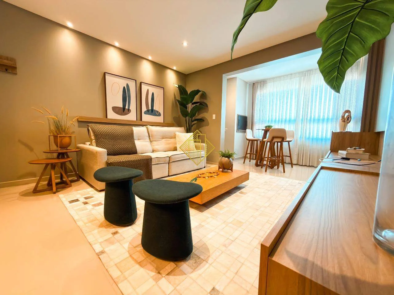 portunidade Única: Apartamento Decorado no Centro de Cascavel | 2 Quartos | Pronto para Morar