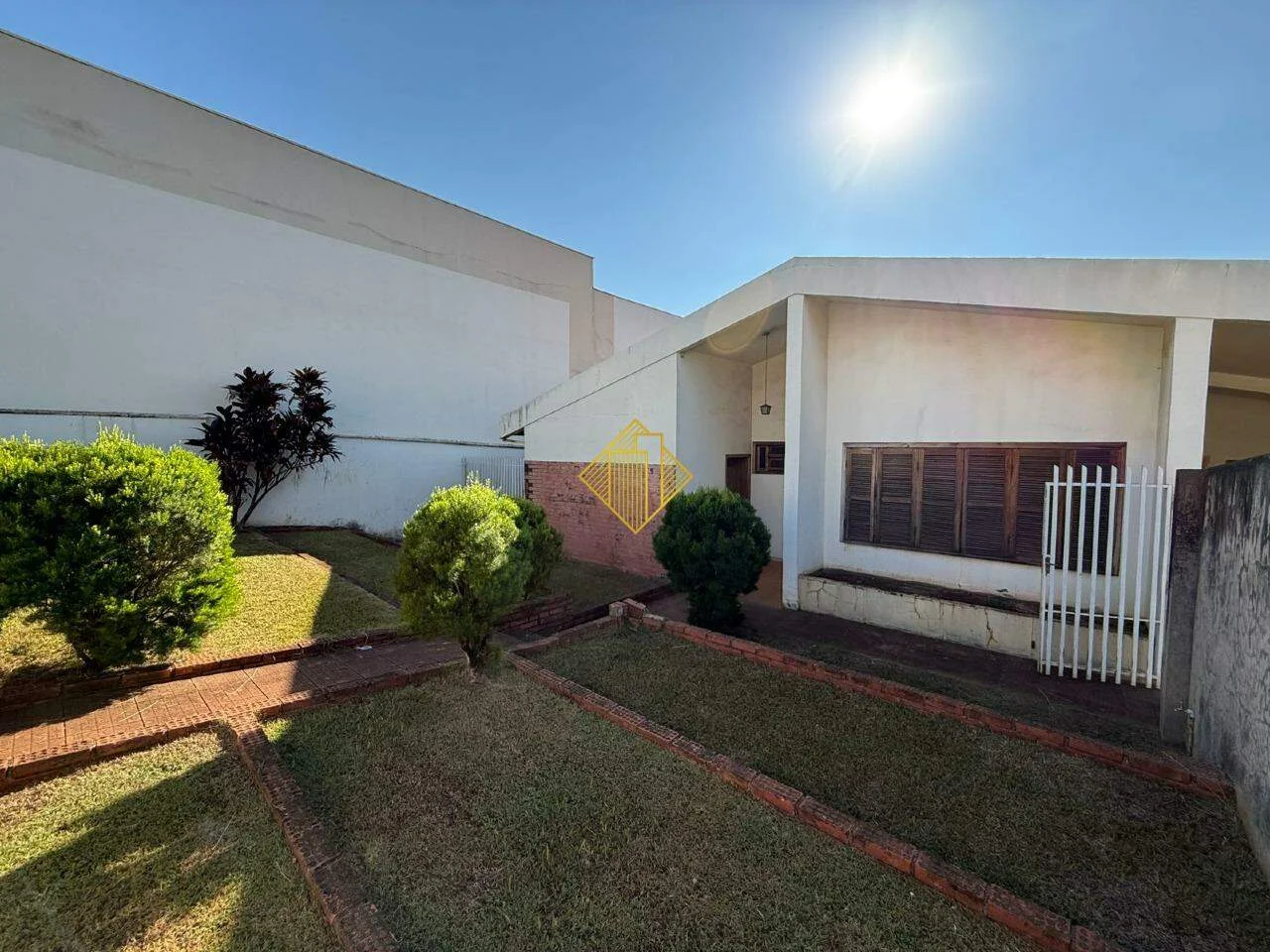 CASA PARA VENDA NA REGIÃO CENTRAL EM TOLEDO - PR