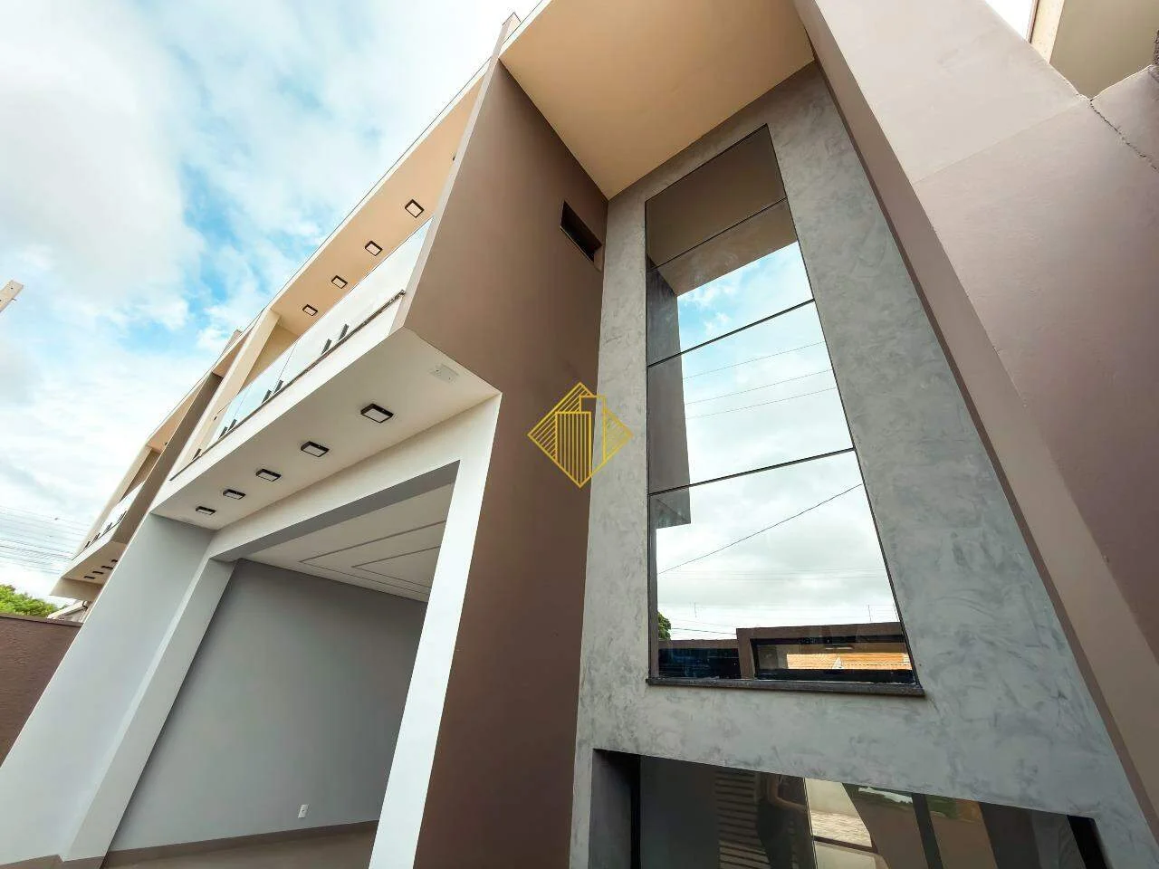 Sobrado à venda, 3 quartos, 1 suíte, 2 vagas, Jardim Pancera - Toledo/PR