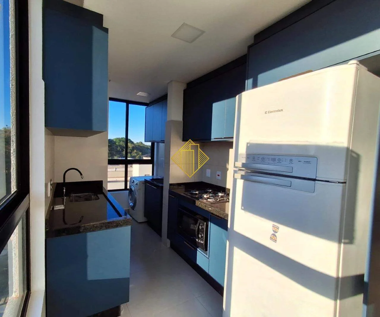 APARTAMENTO SEMI MOBILIADO NA INDUSTRIAL EM TOLEDO-PARANÁ