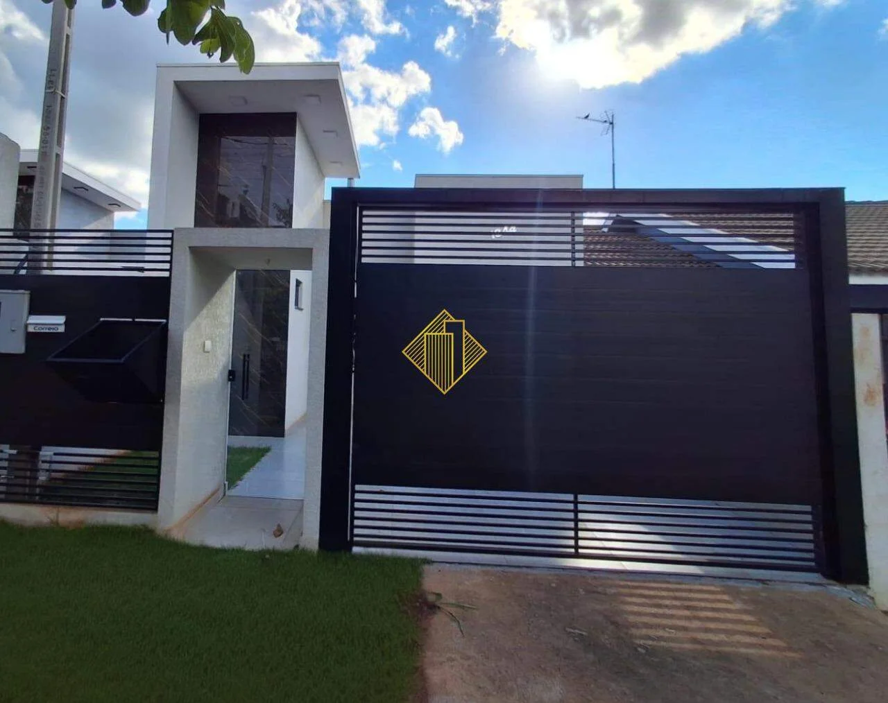 CASA COM SUÍTE NO JARDIM TOCANTINS EM TOLEDO-PARANÁ