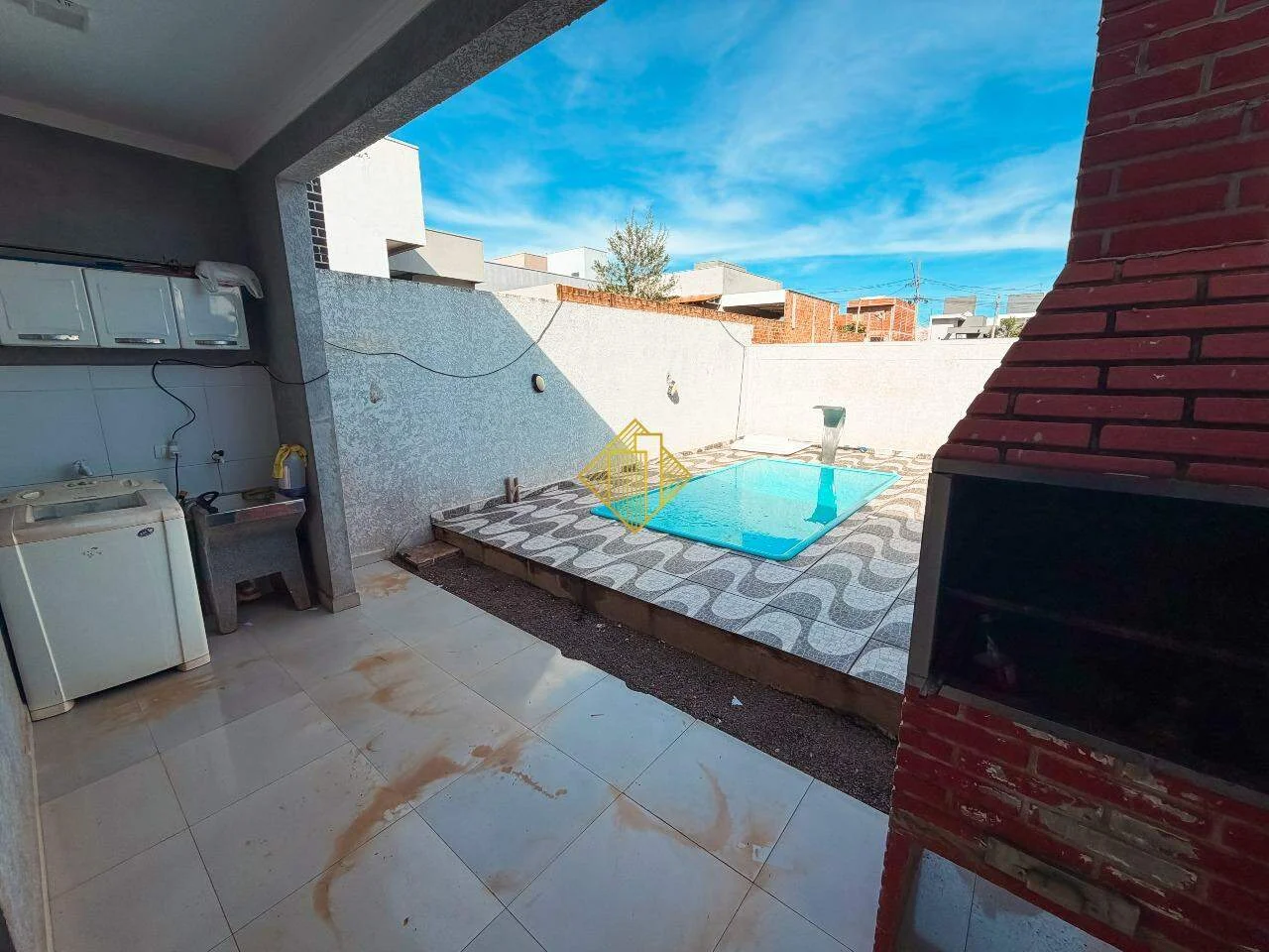 Casa no Jardim Coopagro com piscina e valor promocional