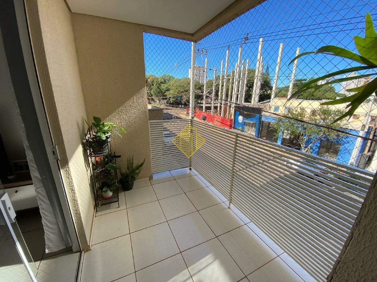 APARTAMENTO NO CENTRO DE CASCAVEL COM 2 QUARTOS - SACADA COM CHURRASQUEIRA